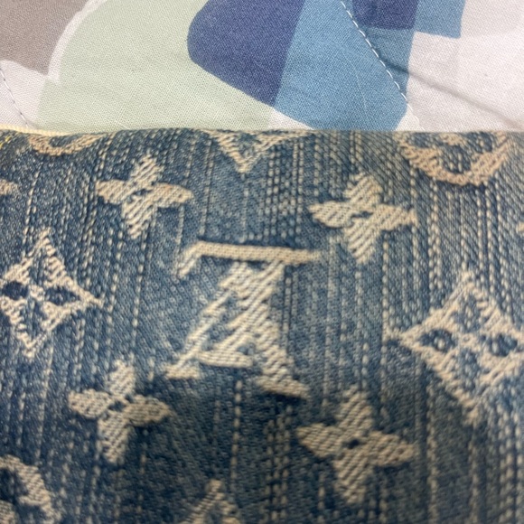 ❌SOLD❌Louis Vuitton Blue Denim Monogram Wallet with Gold Hardware - Picture 4 of 13